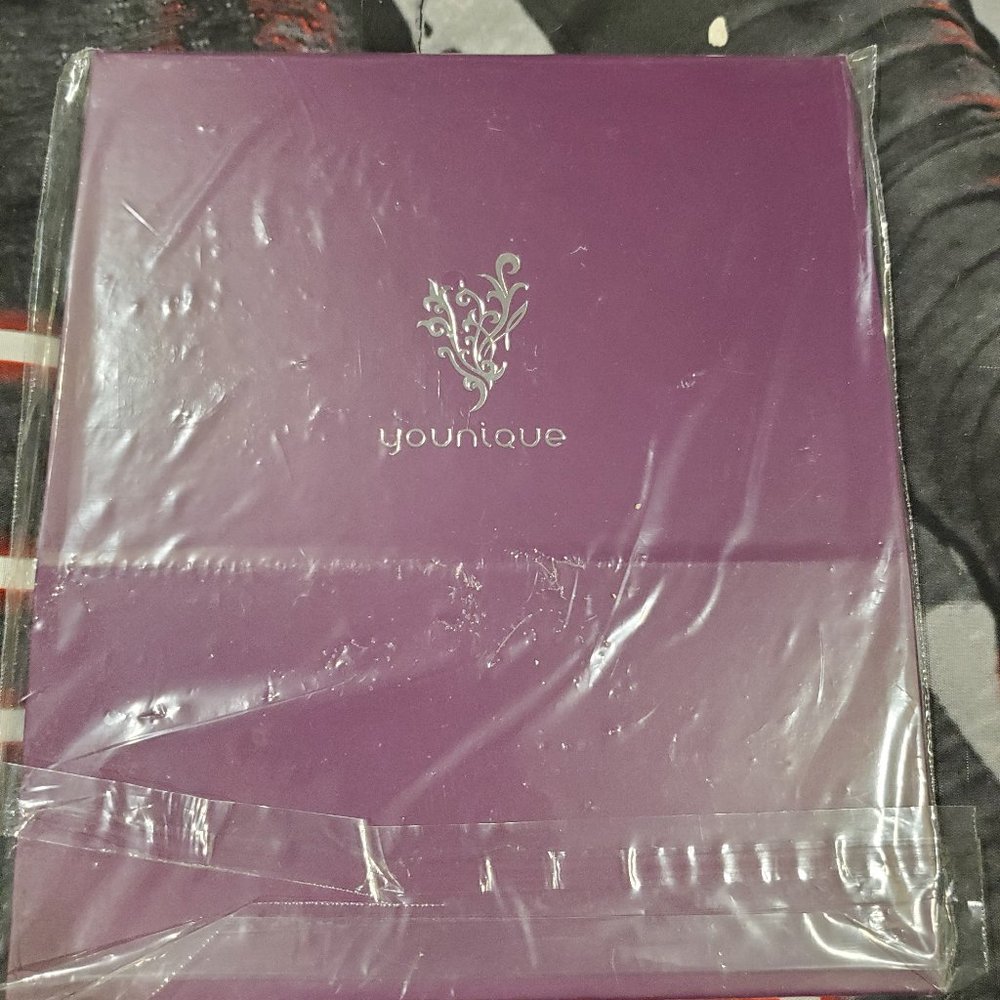 Magnetic gift boxes
